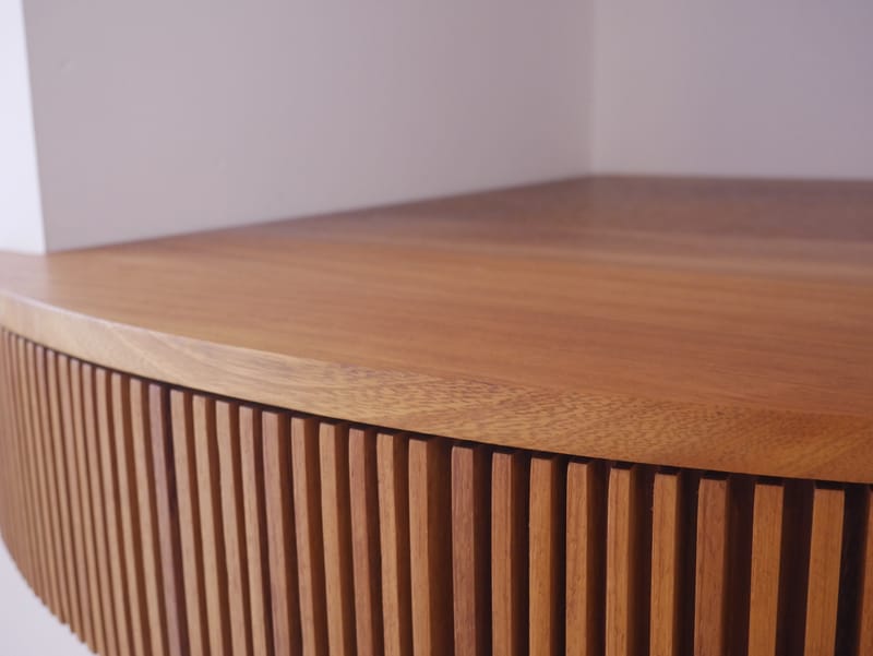 Muebles y construcciónes // Furniture and creations