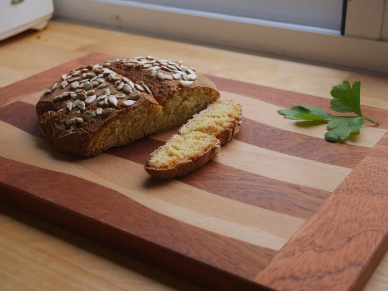Tabla de cortar en forma de olas // Cutting board in wave form