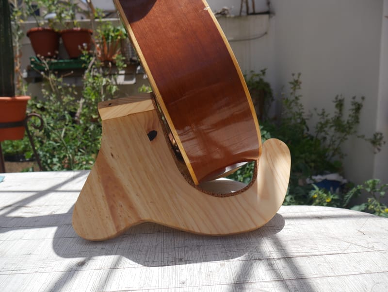 Soporte de guitarra // Guitar rack