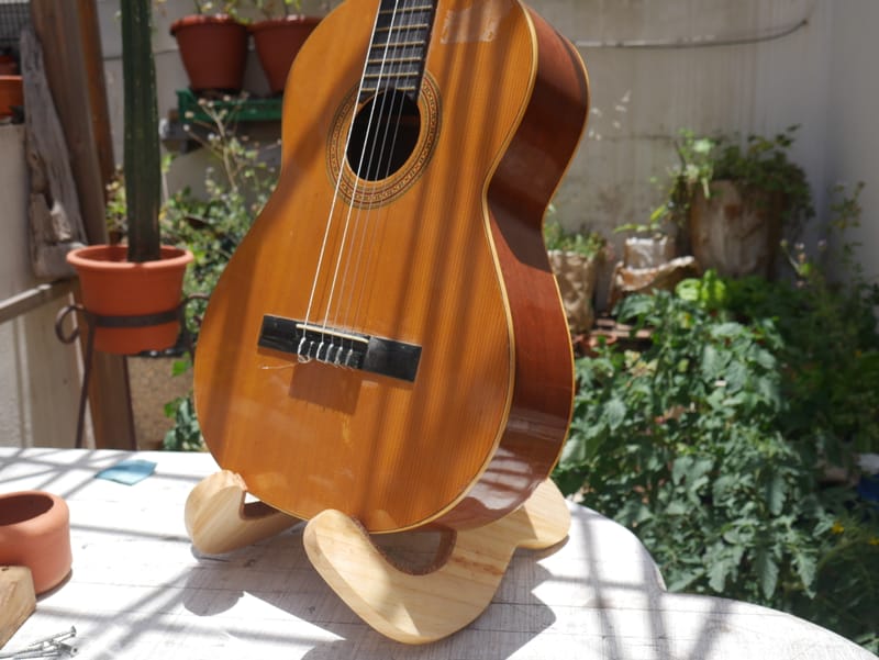 Soporte de guitarra // Guitar rack