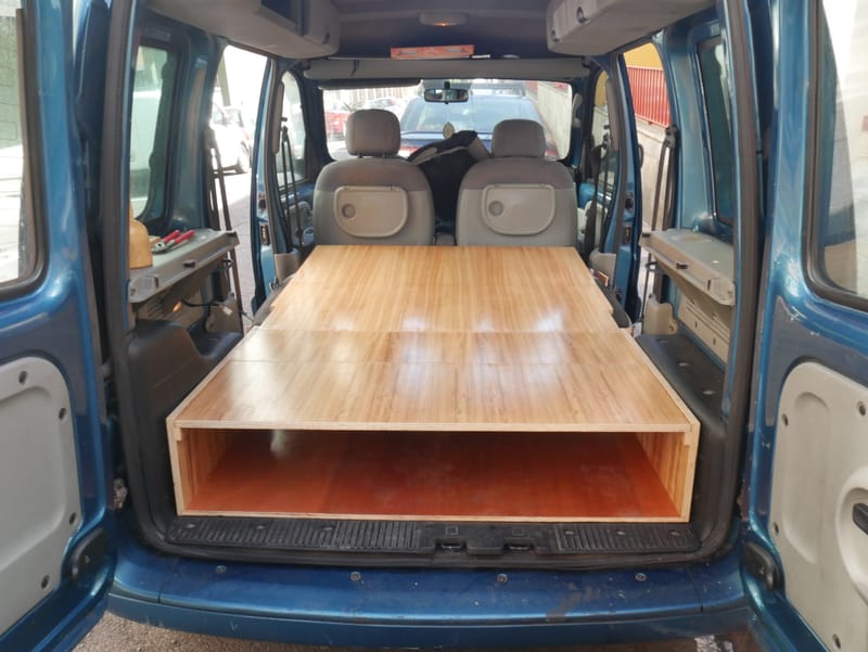 Mueble de un Berlingo // Camper furniture for a Berlingo