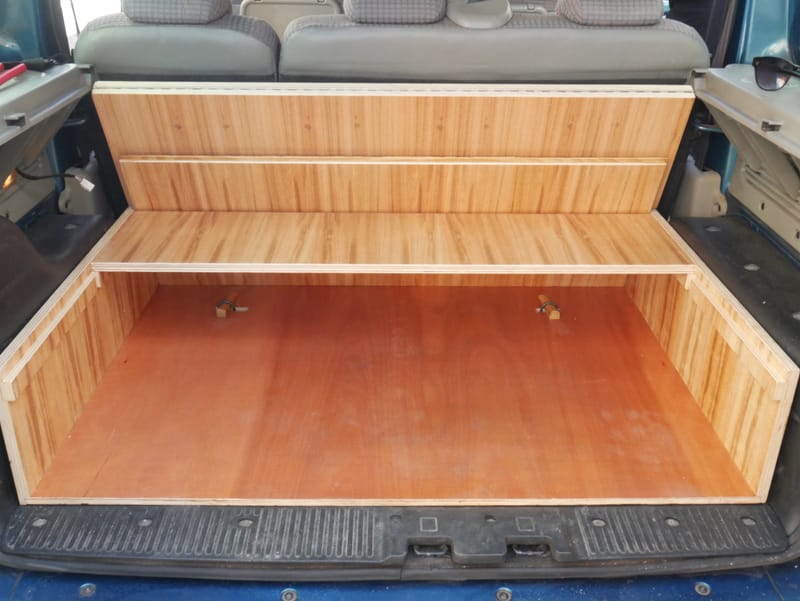 Mueble de un Berlingo // Camper furniture for a Berlingo