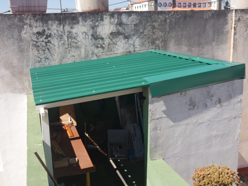 Techo en una azotea // Roof on a rooftop terrace