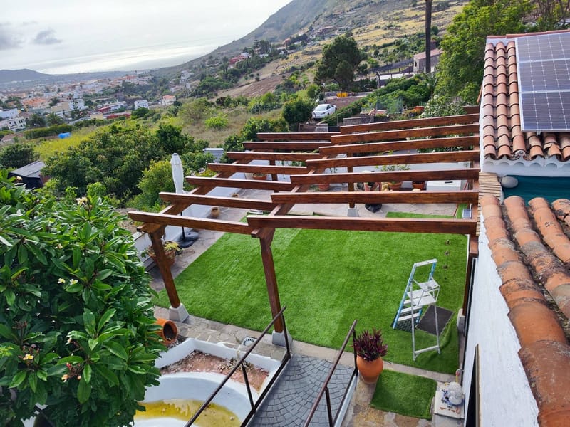 Pergola con escaloncito // Pergola of two different levels