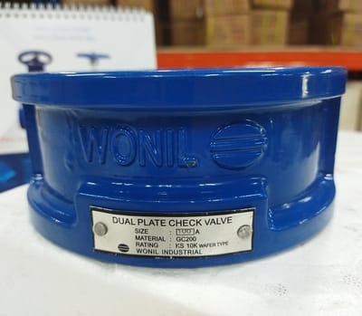 Van 1 chiều cánh bướm