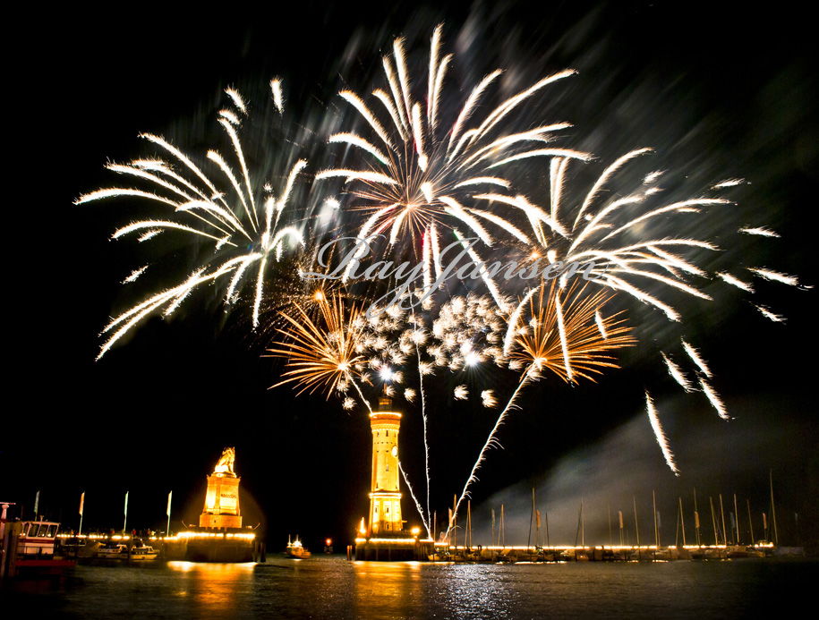 Feuerwerk am Lindauer Hafen
