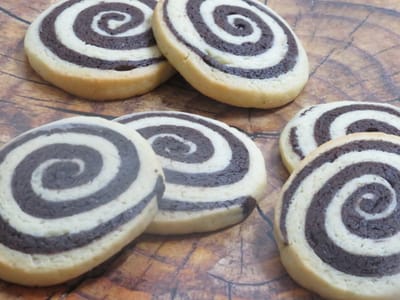 עוגיות ספירלה שחור לבן פריכות וטעימות!!!