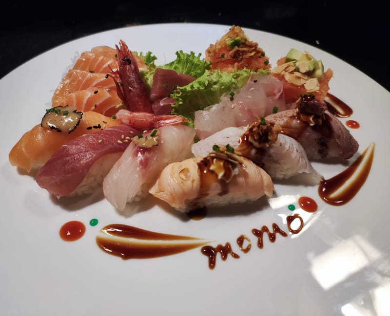 【 Sushi MoMo 】