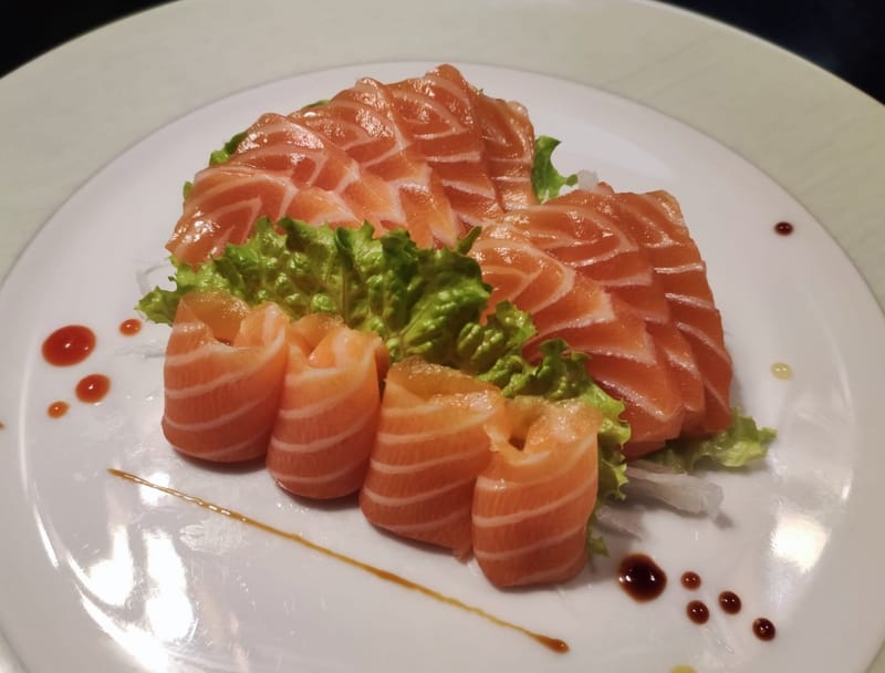 【 Sashimi Salmone 】12pz