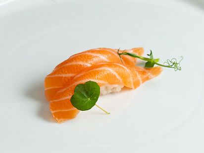 【 Nigiri Salmone 】