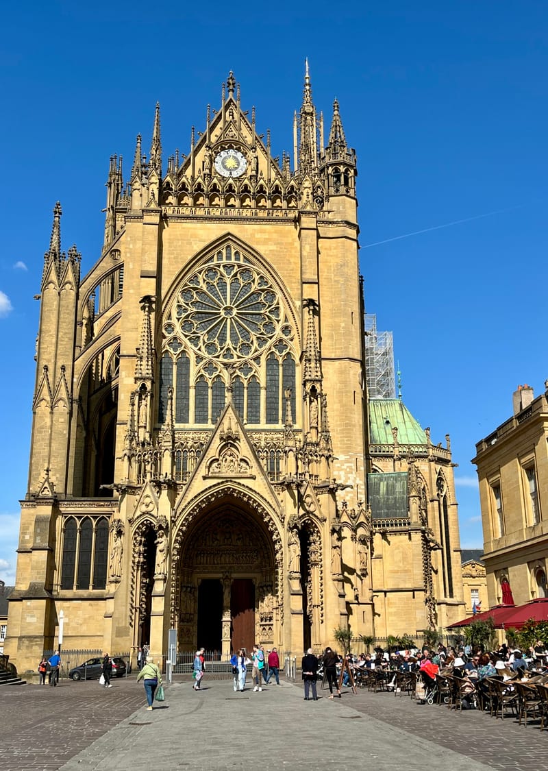 Retrouvez les pages dans l'onglet '"BALADES URBAINES" 