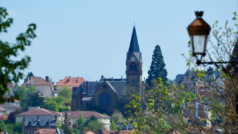 Retrouvez les pages dans l'onglet '"BALADES URBAINES" 