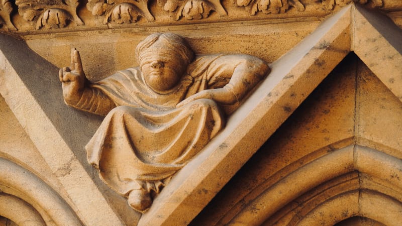 Retrouvez les pages dans l'onglet '"BALADES URBAINES" 