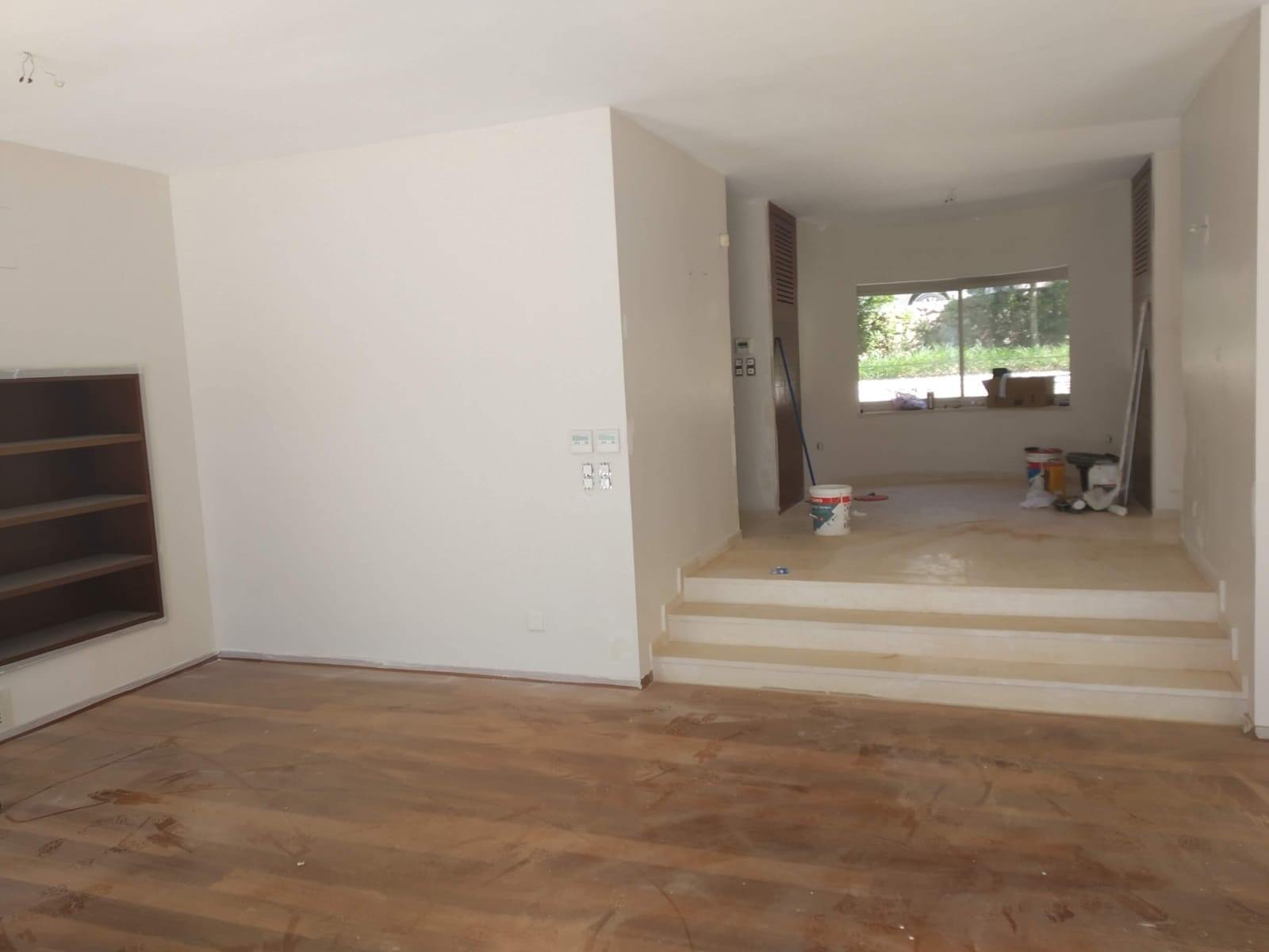 צביעת בית פרטי והנחת פרקט