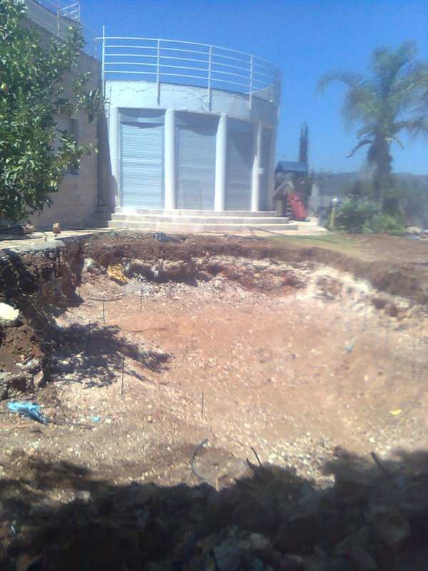 תהליך חפירת בריכה פרטית