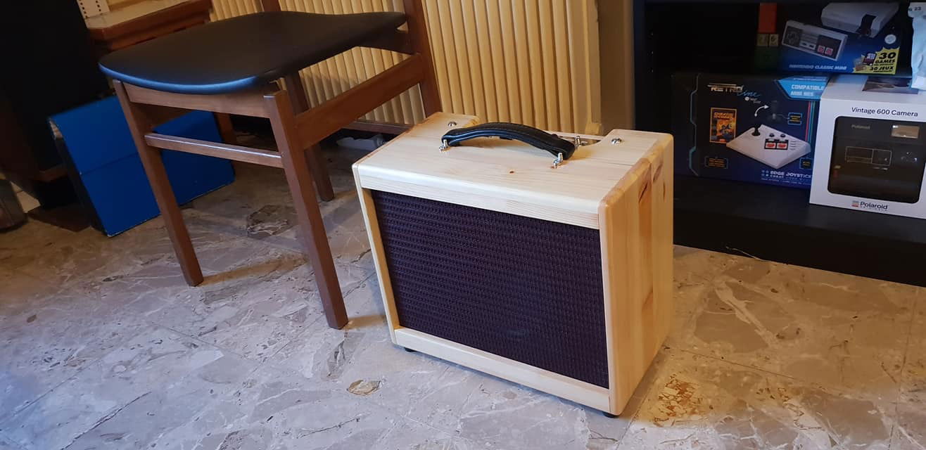 Petit ampli de guitare à lampes