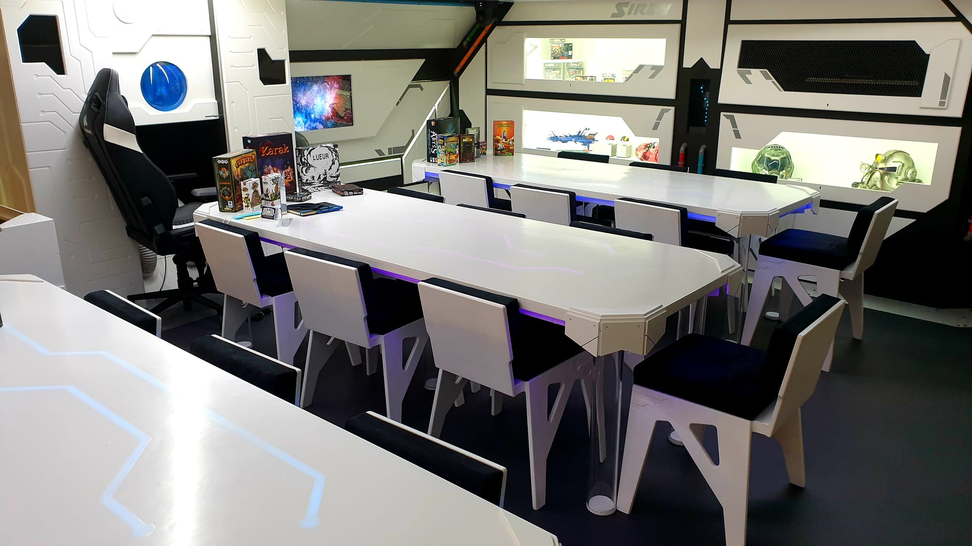 Chaises et tables illuminées pour Gamespirit