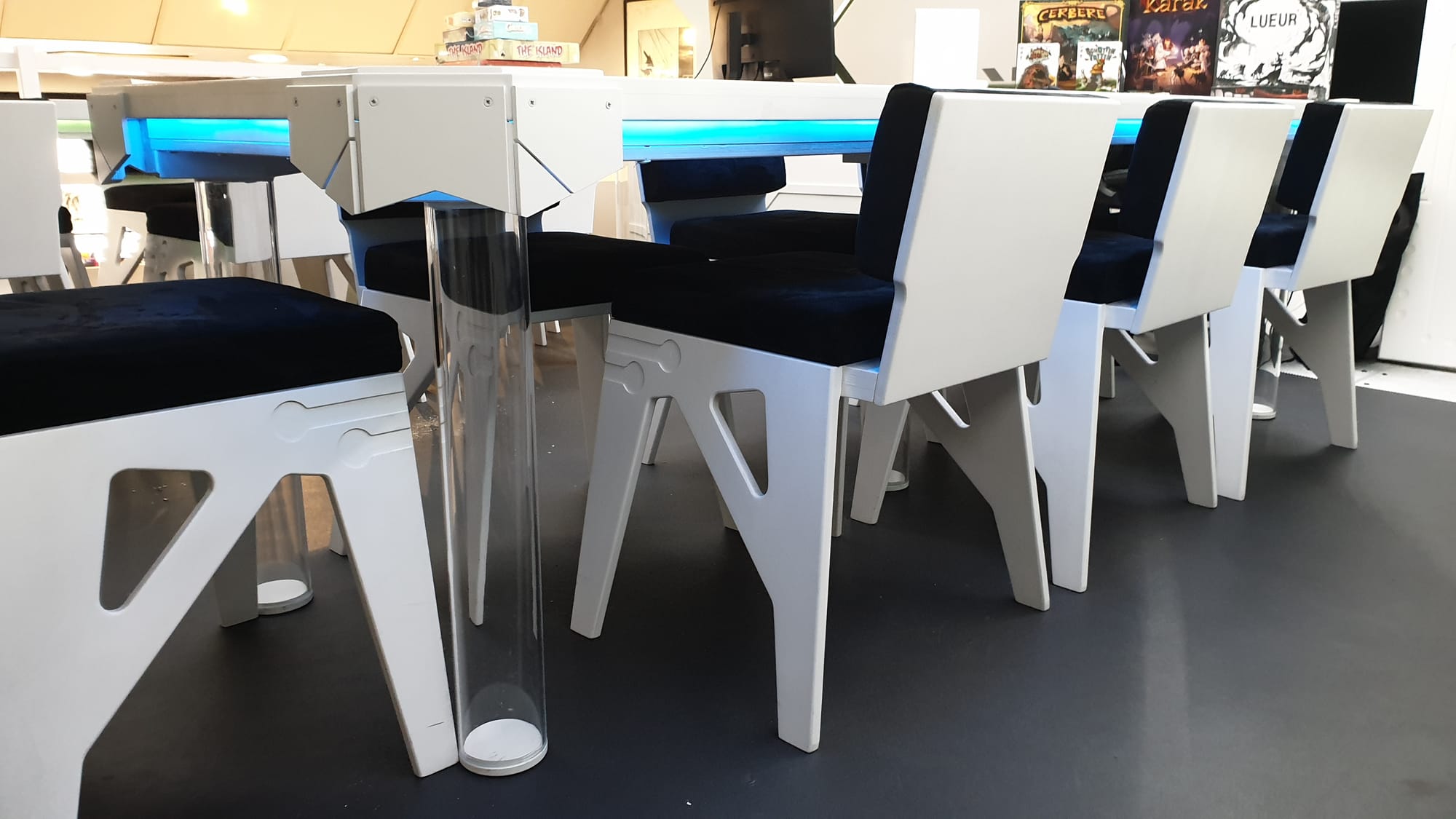 Chaises et tables illuminées pour Gamespirit