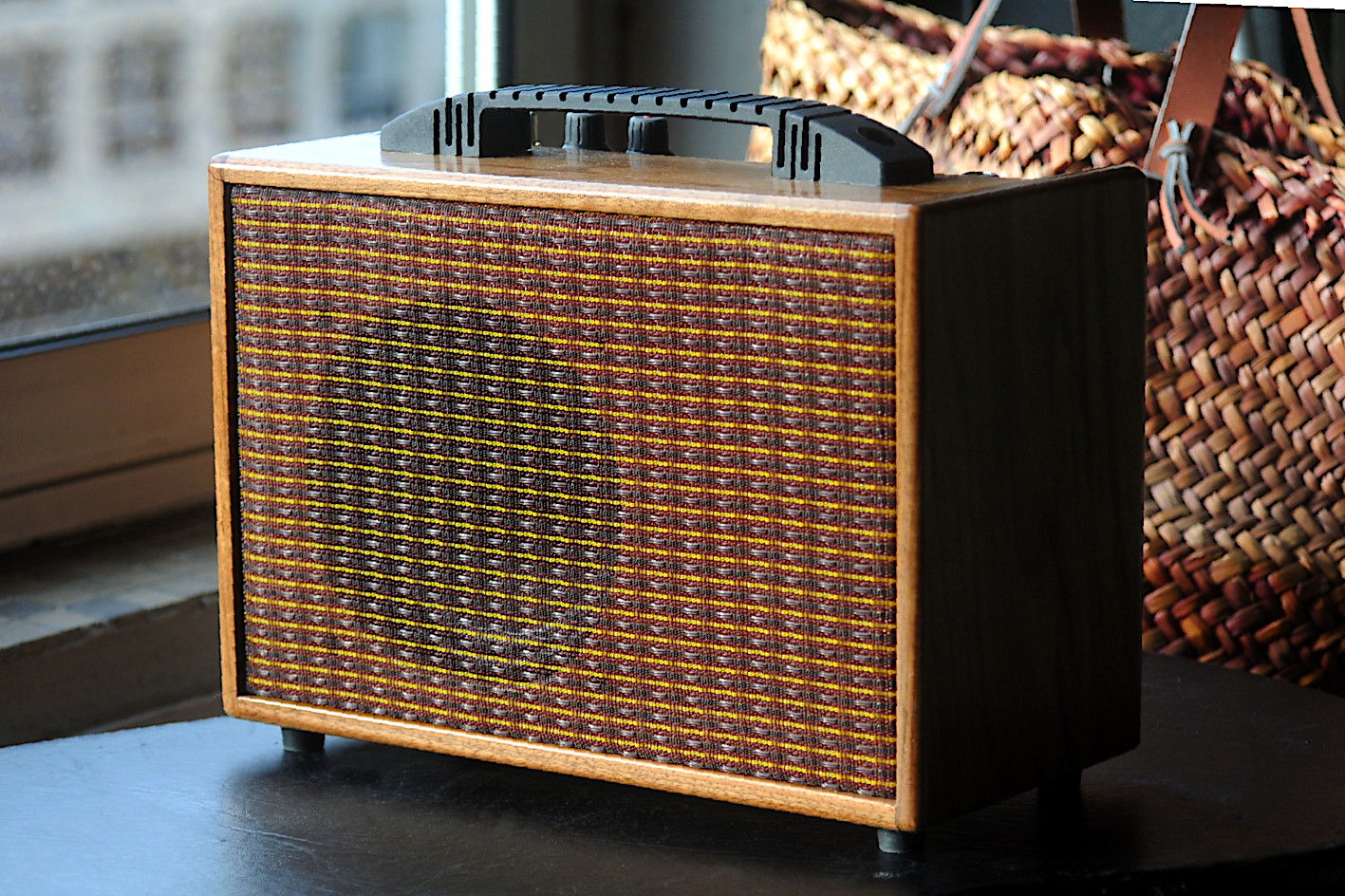 Mini ampli de guitare en noyer