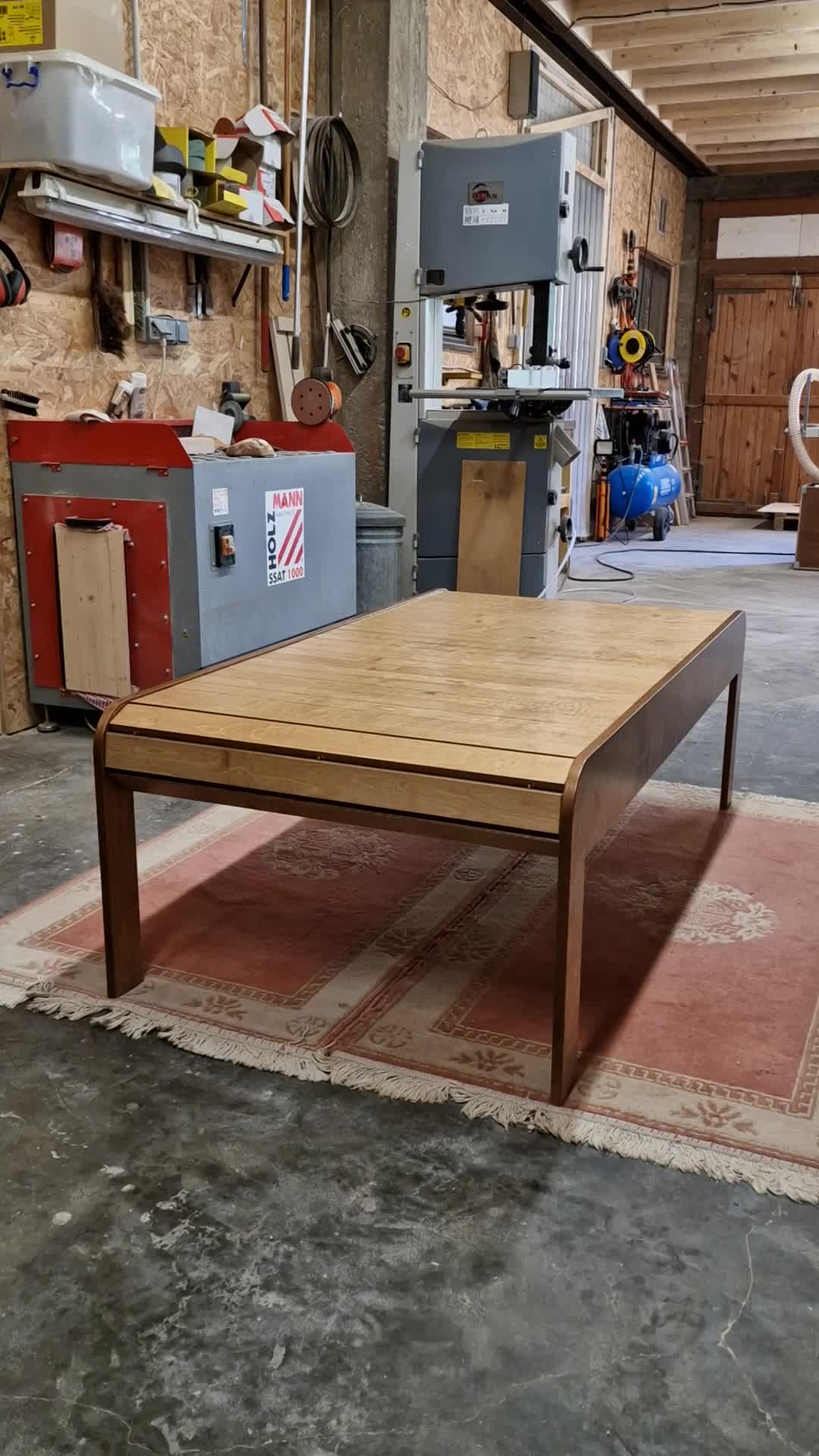 Table basse de jeu en Bouleau de Finlande.