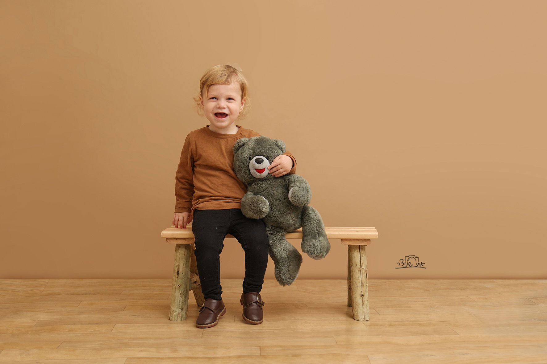 צחוק ושמחה והרבה אהבה