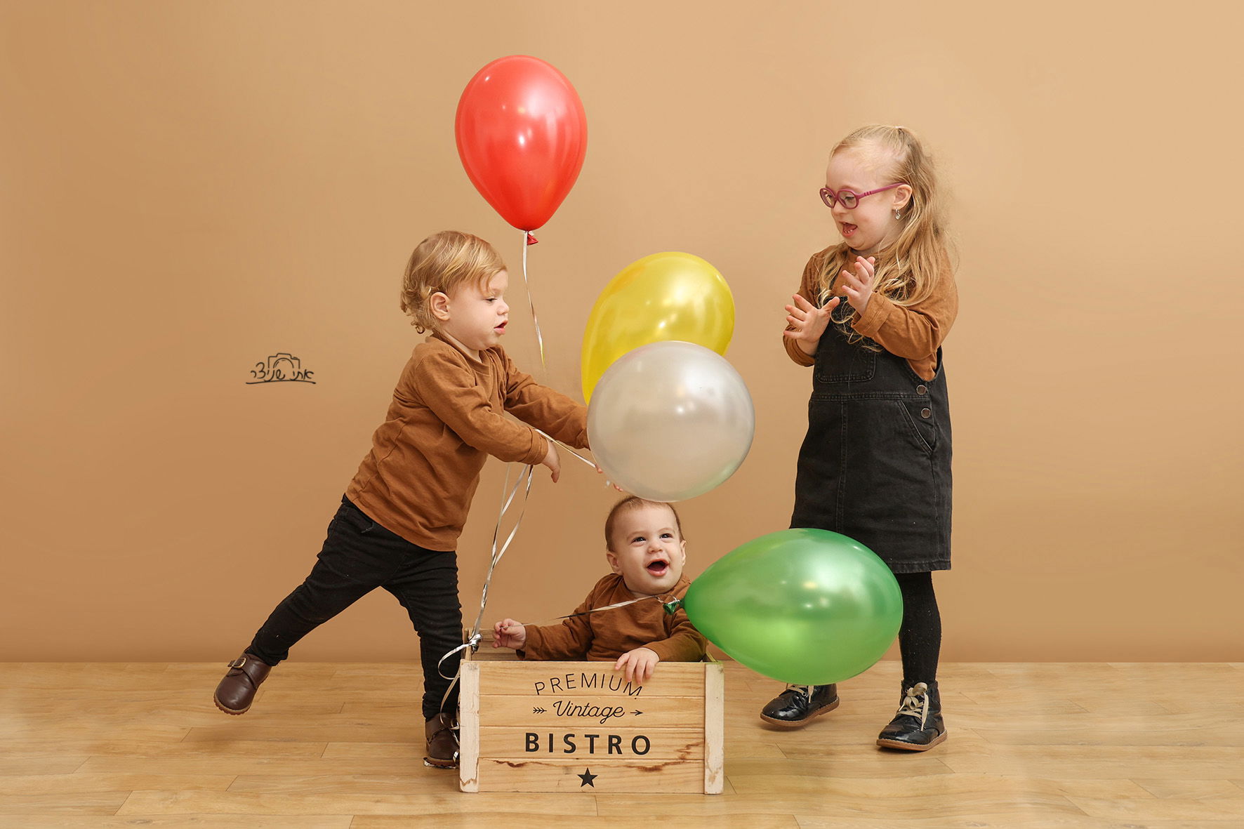 צחוק ושמחה והרבה אהבה