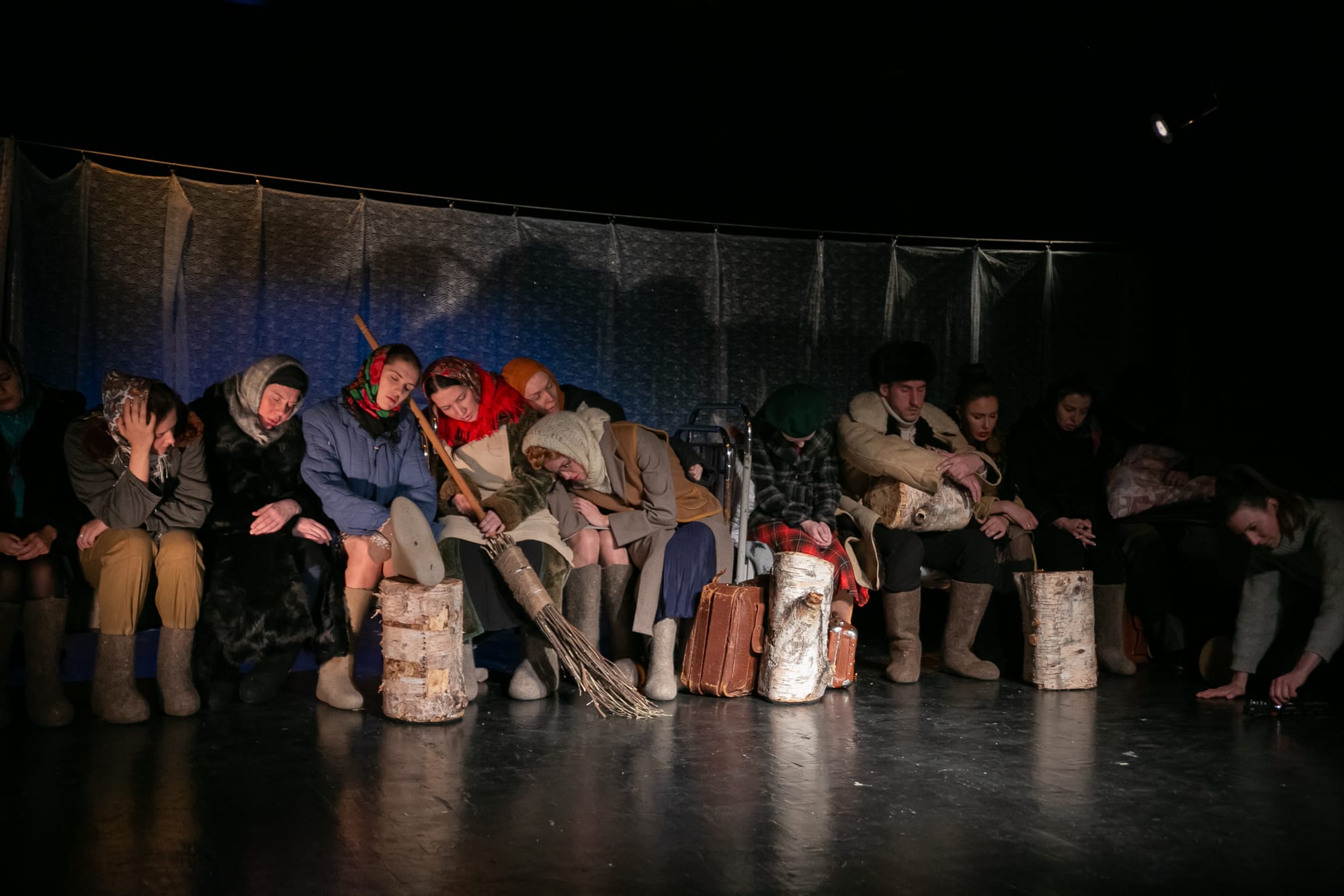 Спектакль "Девчата" по повести Д. Бедного от режиссера Анны Галиновой