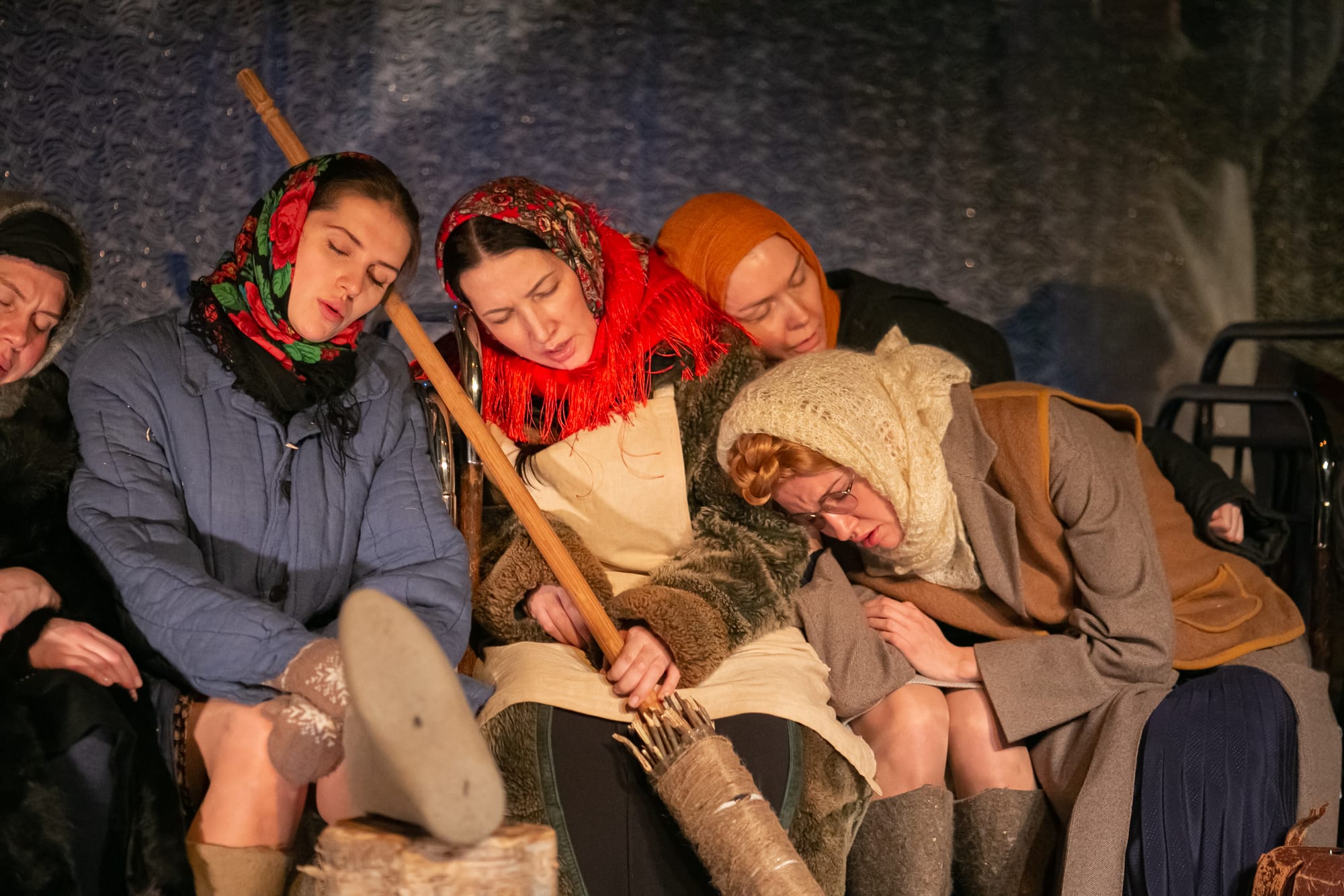 Спектакль "Девчата" по повести Д. Бедного от режиссера Анны Галиновой