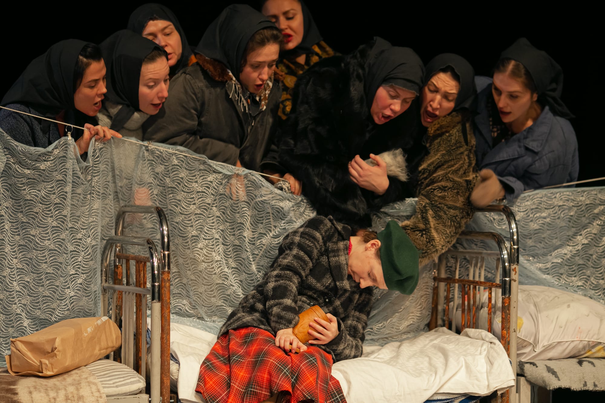 Спектакль "Девчата" по повести Д. Бедного от режиссера Анны Галиновой