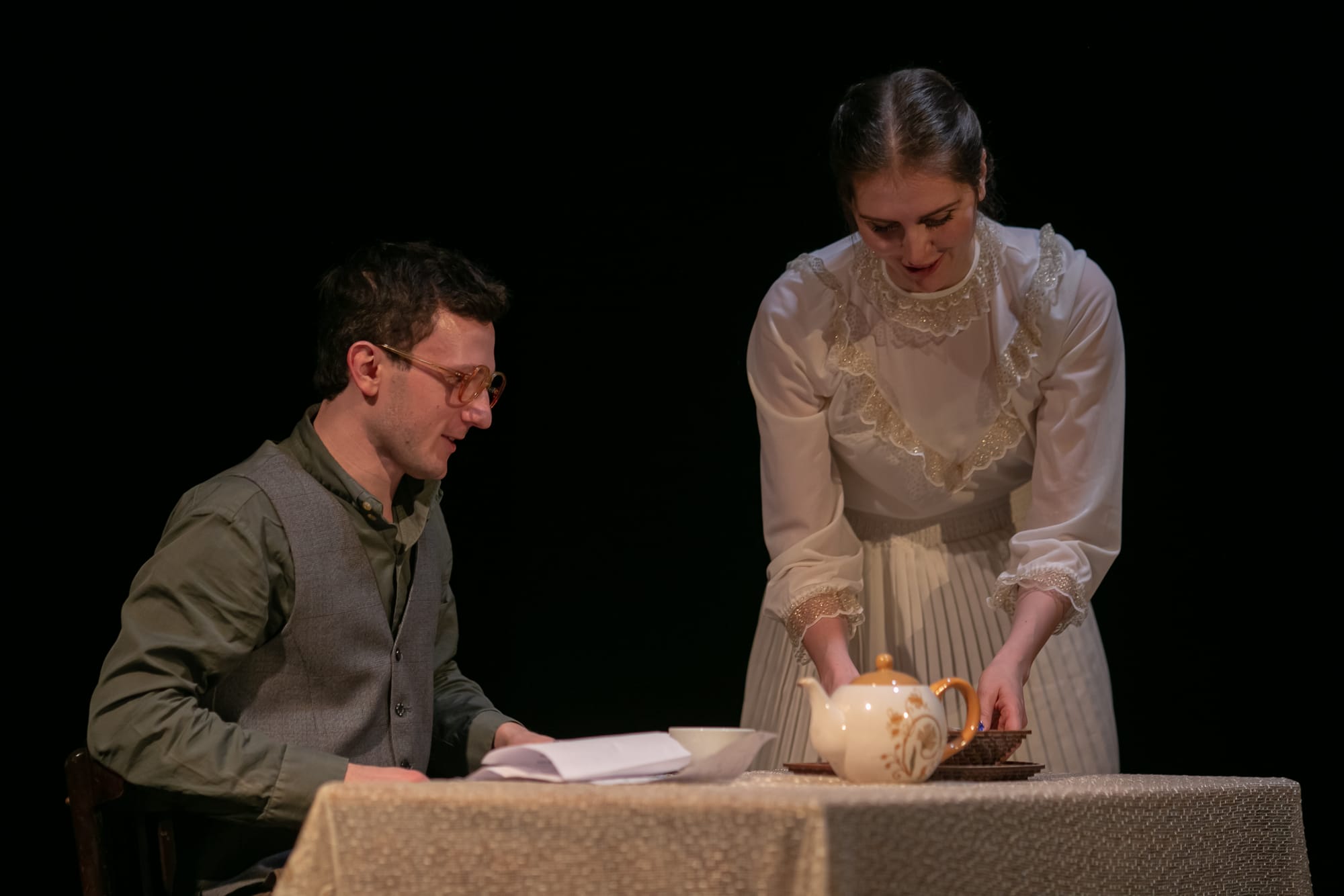 Спектакль "Девчата" по повести Д. Бедного от режиссера Анны Галиновой