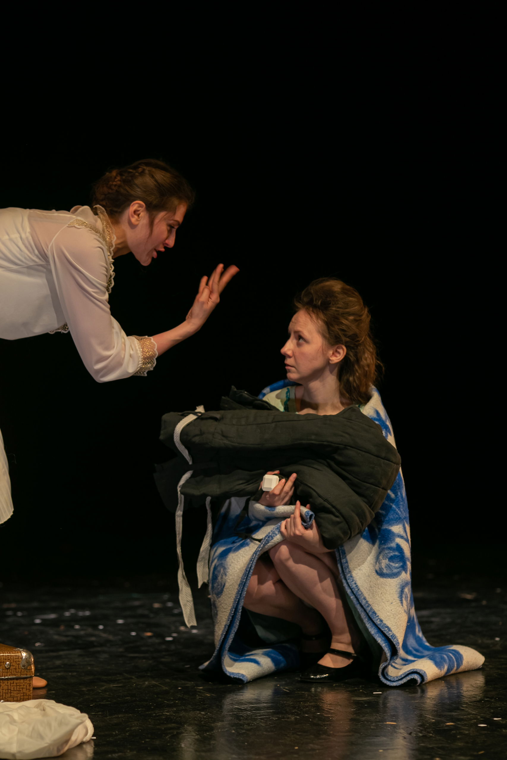 Спектакль "Девчата" по повести Д. Бедного от режиссера Анны Галиновой