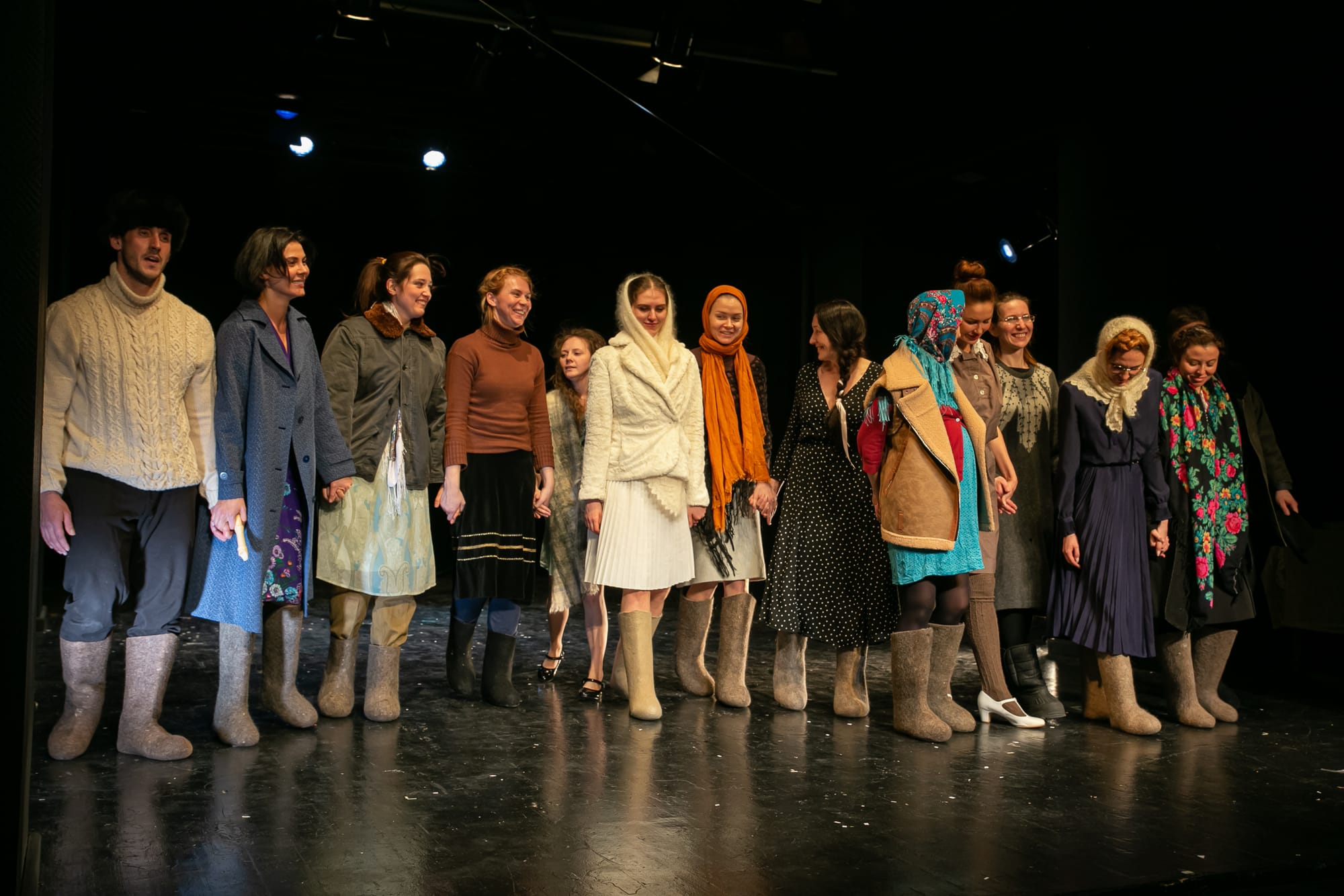 Спектакль "Девчата" по повести Д. Бедного от режиссера Анны Галиновой