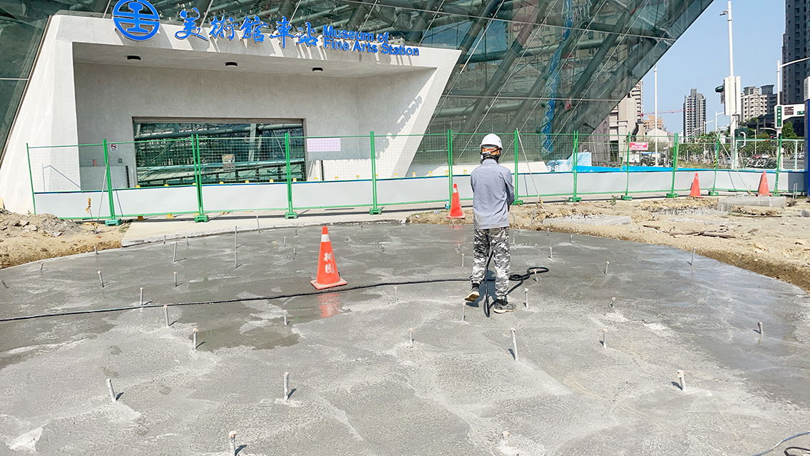 美術館車站