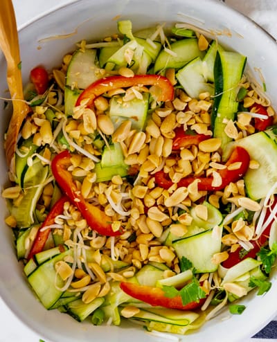 Pad thai saláta