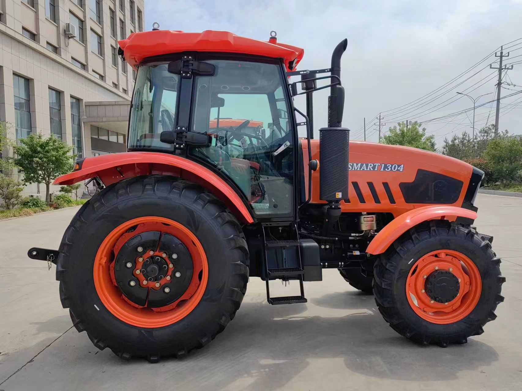 Powerful 130 Horsepower Tractor