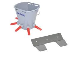 CALF & GOAT FEEDING  BUCKET