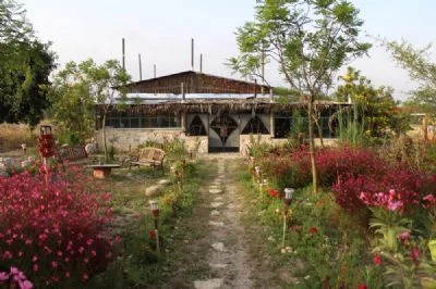 חאן - אירועים סדנאות ולינה 