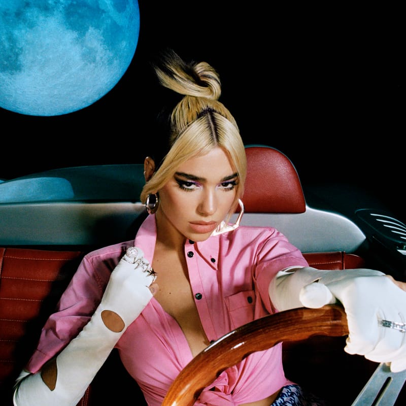 Ar krāšņu šovu Lietuvā uzstāsies pop zvaigzne DUA LIPA