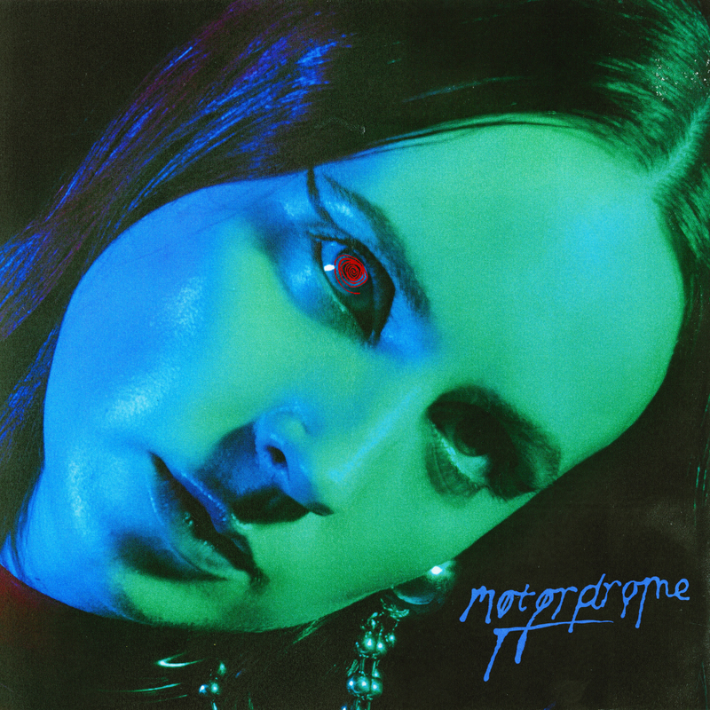 Dāņu dziedātāja MØ izdod albumu “Motordrome”