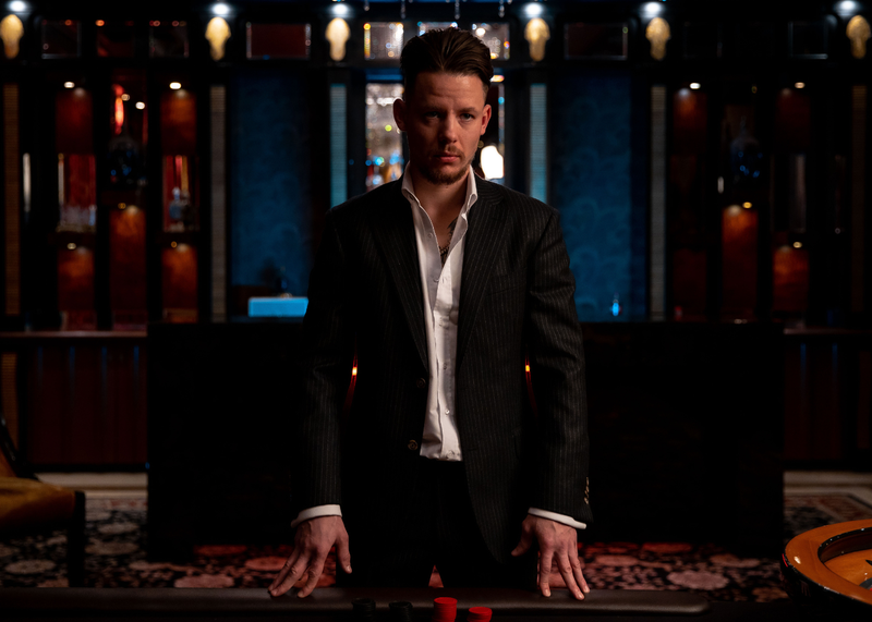 Pēc pusotra gada pauzes ar skaļu vēstījumu dziesmā klajā nāk “Kreisā Krasta” reperis DENISS