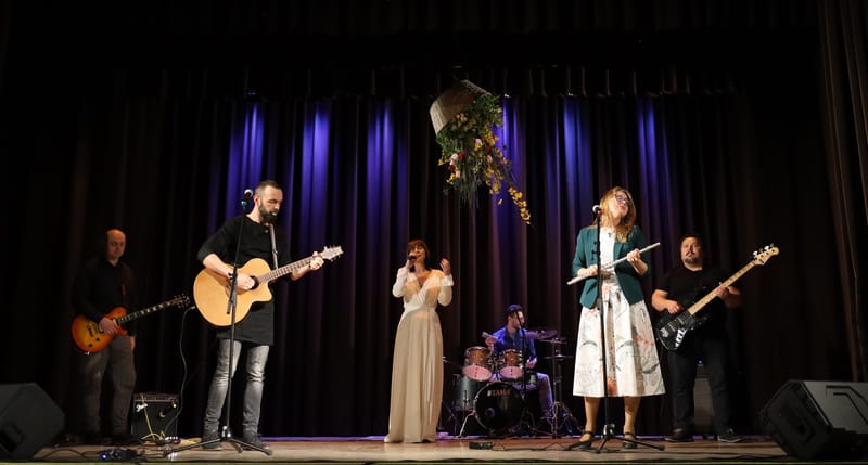 VIDEO: Ar vērienu izskanējis labdarības koncerts „Vienoti mūzikā. Rūdolfam”