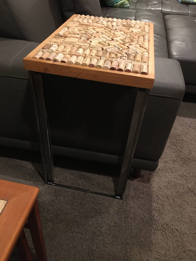 Table/Desk/Stool/Bench