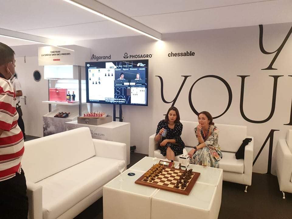 นายสหพล นาควานิช นายกสมาคมกีฬาหมากรุกสากลแห่งประเทศไทย เข้าร่วมชมงานแข่งขันชิงแชมป์โลก 2021 ที่ดูไบ