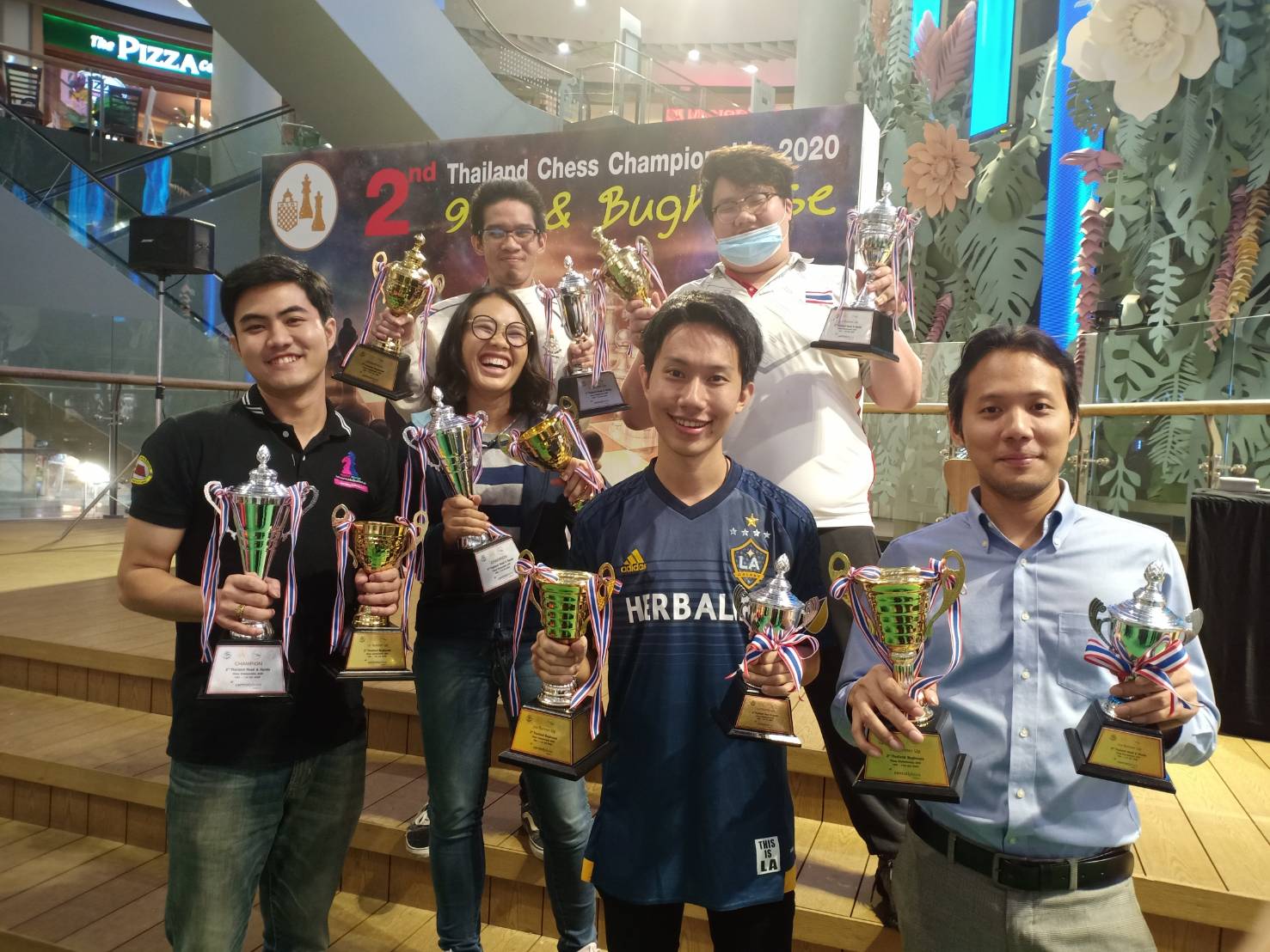 การแข่งขัน Head and Hand และ Bughouse Chess