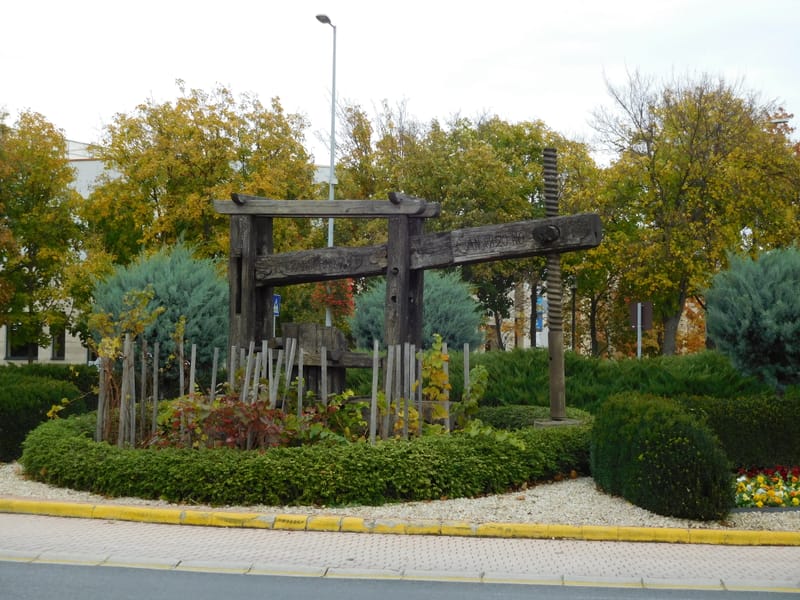 Balatonfüred, 71-es út körforgalom