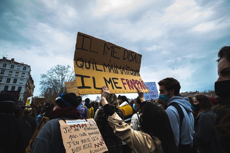MANIFESTATION CONTRE LES VIOLENCES FAITES AUX FEMMES