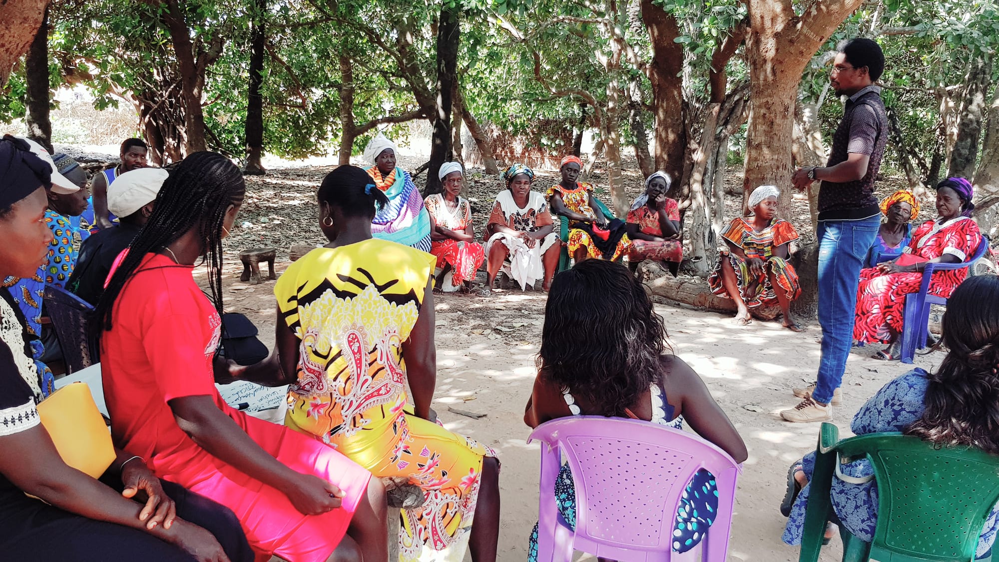 RELATÓRIO DA ORGANIZAÇÃO E FORMAÇÃO DE AGRUPAMENTOS DAS MULHERES PRODUTORAS DE ÓLEO DE PALMA - REGIÃO CACHEU