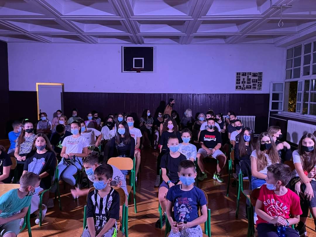 ,, Mogu li Vam pomoći ? "