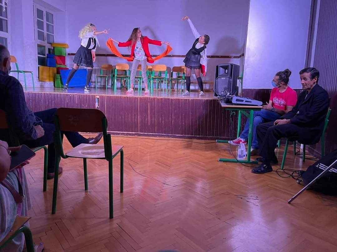 ,, Mogu li Vam pomoći ? "