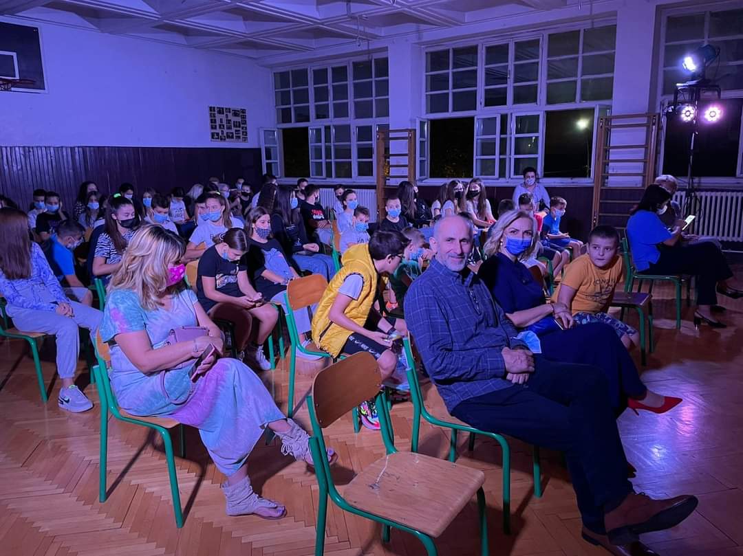 ,, Mogu li Vam pomoći ? "